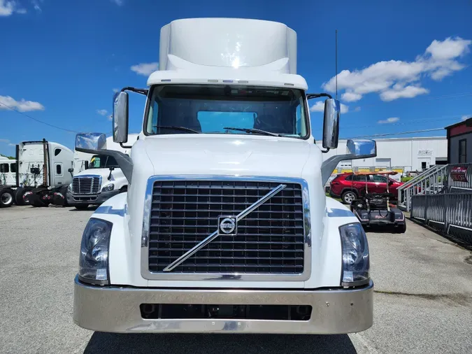 2018 VOLVO VNL64TRACTOR