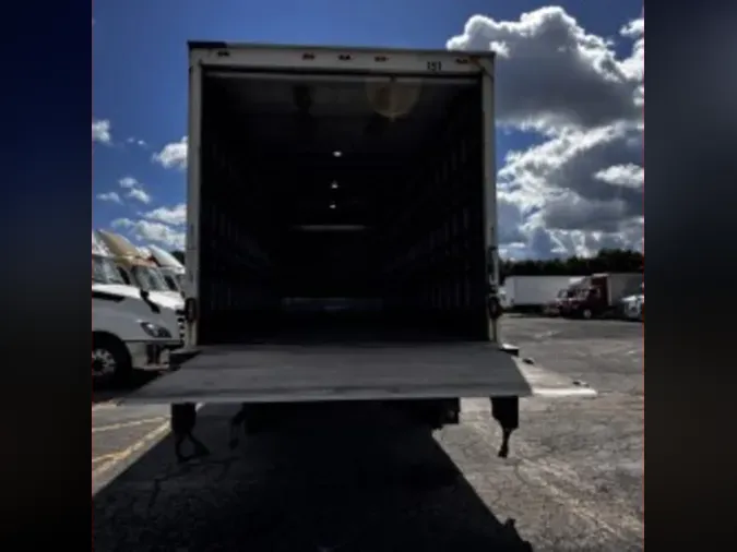 2018 FREIGHTLINER M2 106