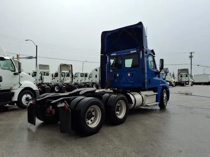 2019 FREIGHTLINER CASCADIA 125