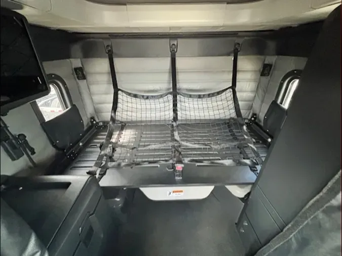 2021 Freightliner Cascadia 126