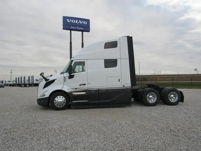 2026 VOLVO VNL860