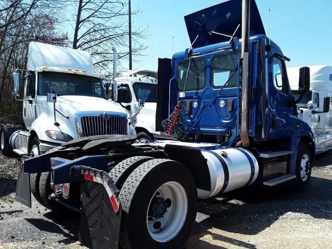 2017 FREIGHTLINER/MERCEDES CASCADIA 125