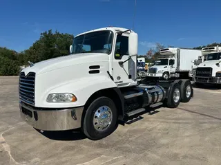 2018 MACK CXU613