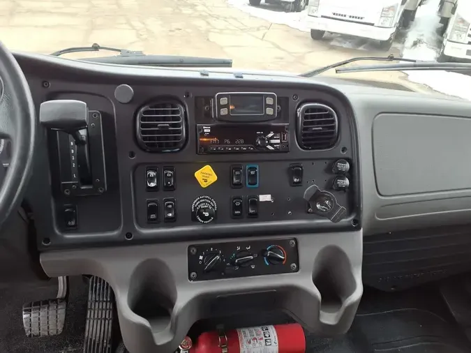 2019 FREIGHTLINER/MERCEDES M2 106