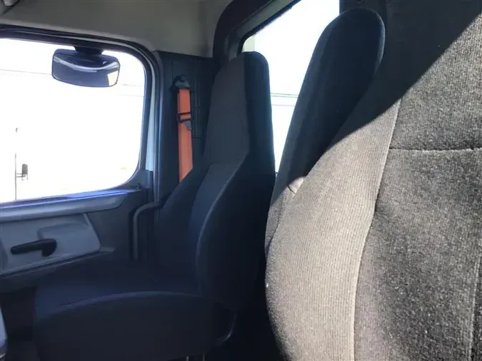 2021 FREIGHTLINER CA126