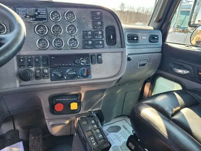 2020 PETERBILT 389