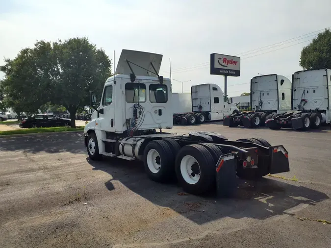 2016 FREIGHTLINER/MERCEDES CASCADIA 125