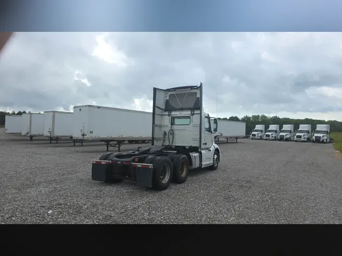 2018 Volvo VNL300