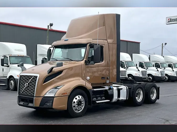 2022 VLV VNL64T