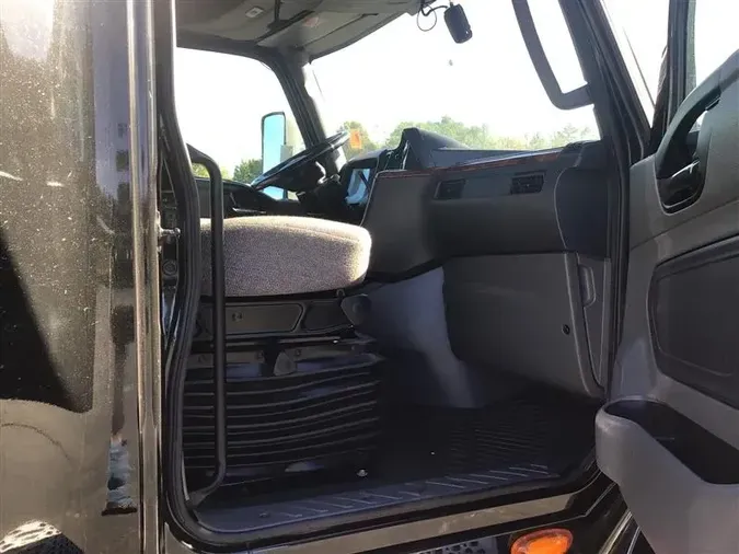 2021 INTERNATIONAL LT625