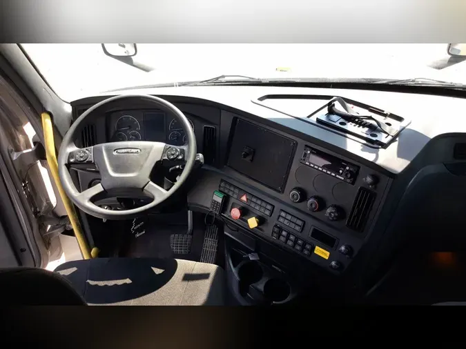 2023 Freightliner Cascadia 1261f7528772ecf7dcd55f82ef95ebe561e