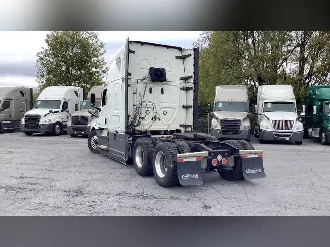 2022 Freightliner Cascadia 126