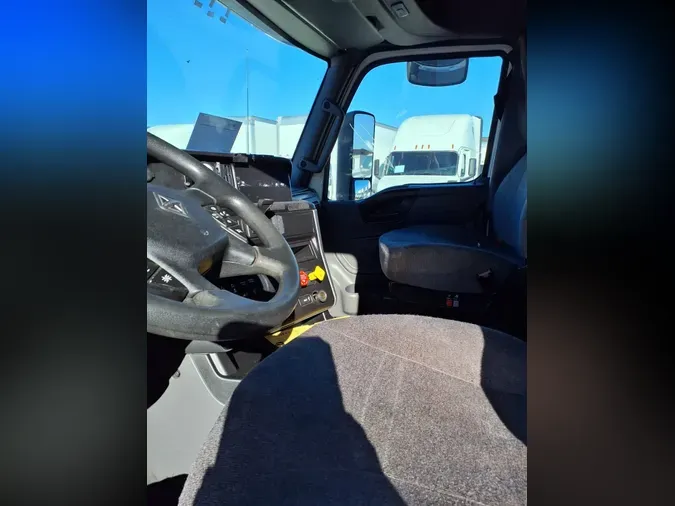 2019 NAVISTAR INTERNATIONAL LT625 SLPR CAB