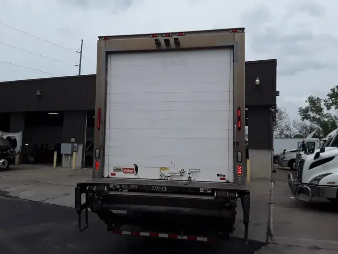 2017 FREIGHTLINER/MERCEDES M2 106