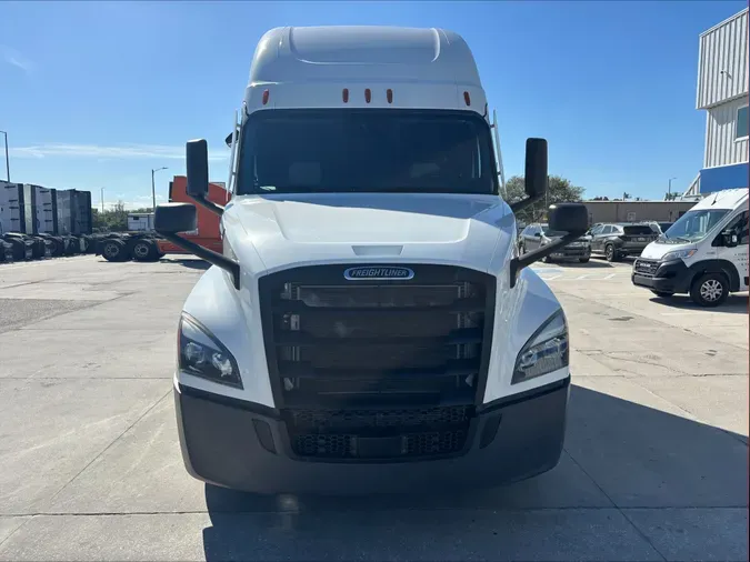 2020 FREIGHTLINER CASCADIA 126