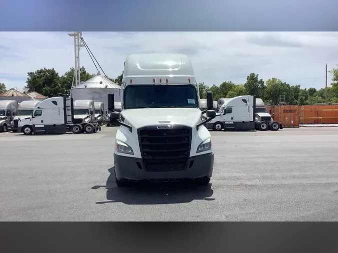 2022 Freightliner Cascadia 126