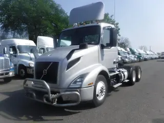 2019 VOLVO VNL