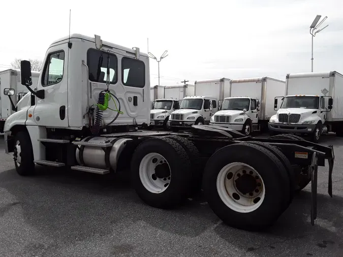 2017 FREIGHTLINER/MERCEDES CASCADIA 125