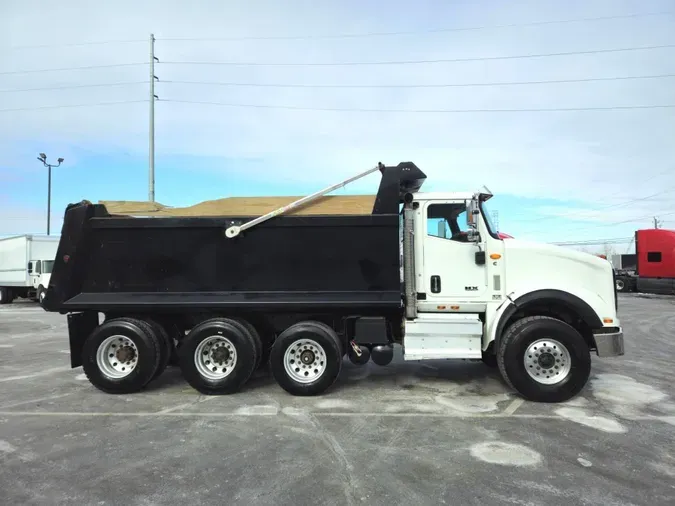 2019 International HX620