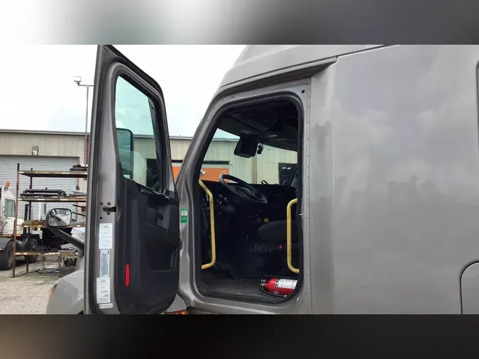 2024 Freightliner Cascadia 126