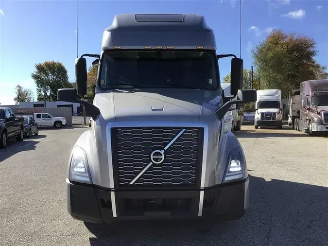 2021 VOLVO VNL760