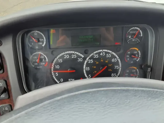 2018 FREIGHTLINER M2 106
