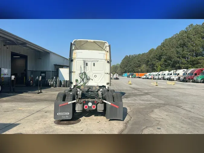 2021 Freightliner Cascadia 126