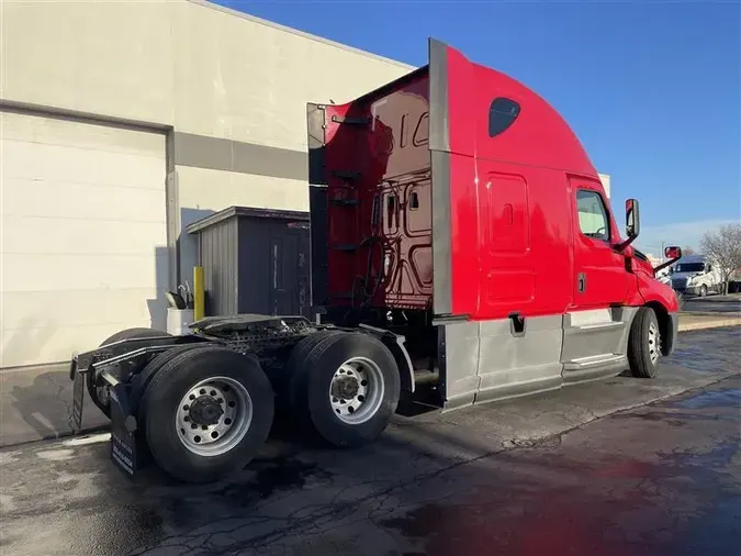 2020 FREIGHTLINER CASCADIA