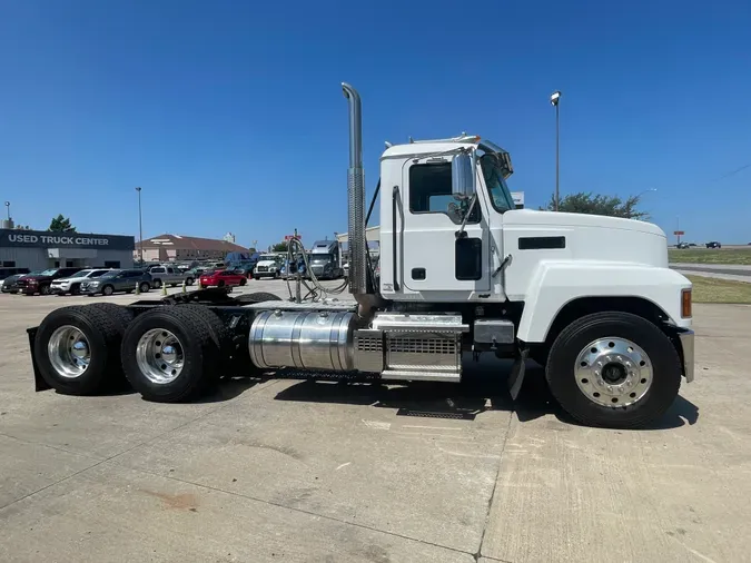 2020 MACK PI64T