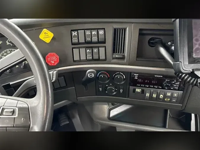 2020 VOLVO VNR3001f8ef595e3599e19c4b016380055ebed