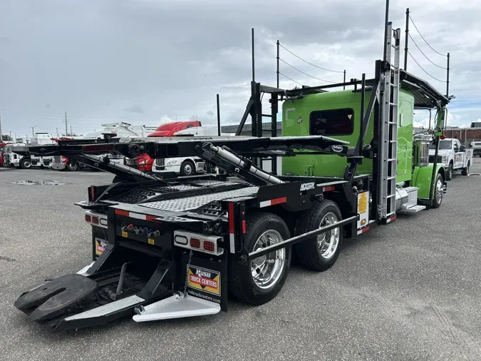 2022 Peterbilt 389