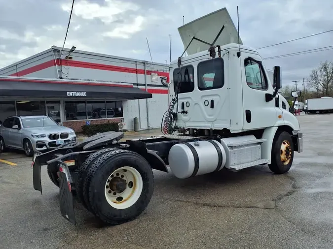 2020 FREIGHTLINER/MERCEDES CASCADIA 113