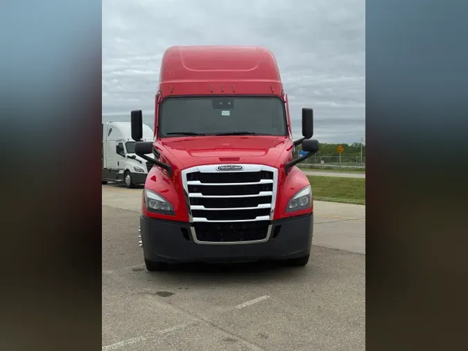 2022 FREIGHTLINER Cascadia 126