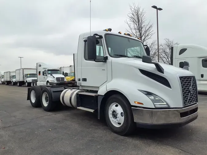 2019 VOLVO VNL64T-300