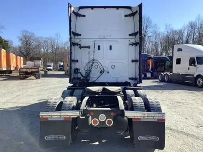 2021 Freightliner Cascadia