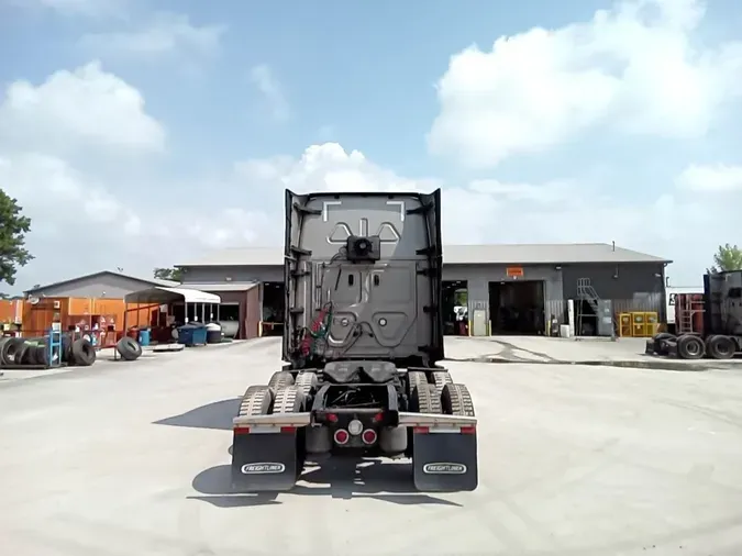 2022 Freightliner Cascadia 126