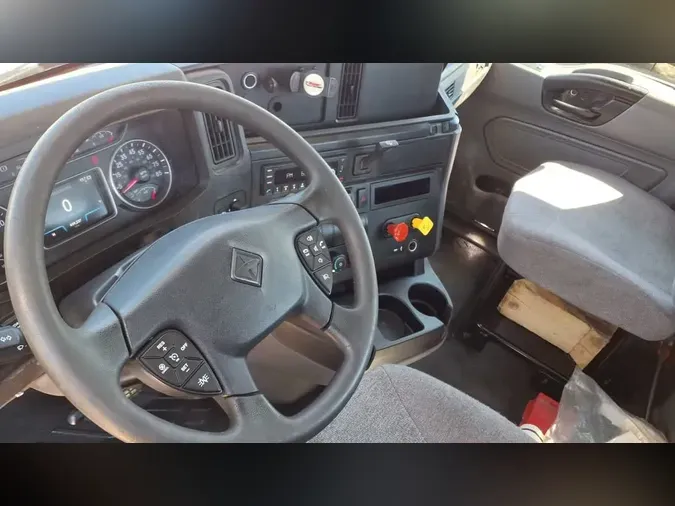 2019 NAVISTAR INTERNATIONAL LT625 DAYCAB T/A