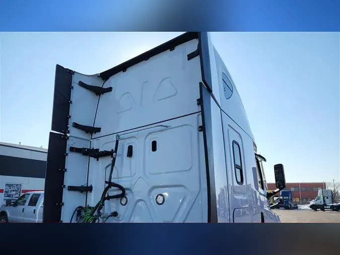 2023 FREIGHTLINER CA126