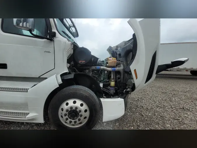 2019 Volvo VNL300
