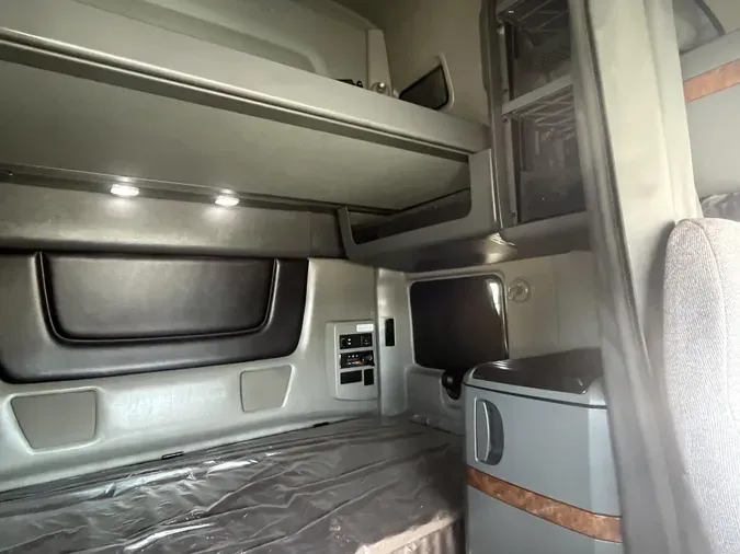 2022 International LT625