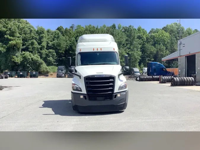 2020 Freightliner Cascadia 126