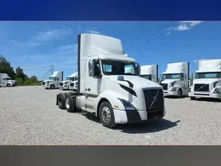 2019 Volvo VNL300