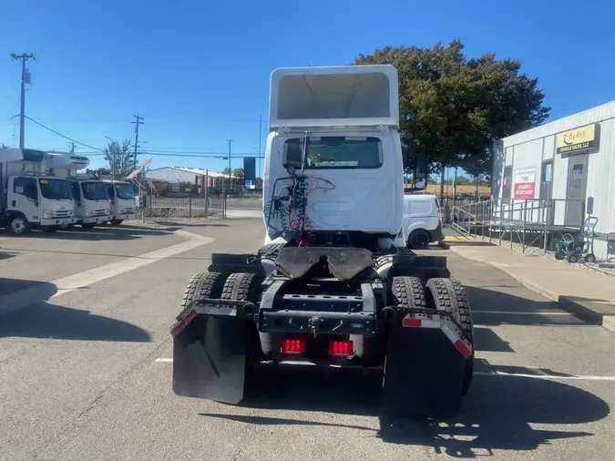 2019 NAVISTAR INTERNATIONAL RH613 DAYCAB S/A