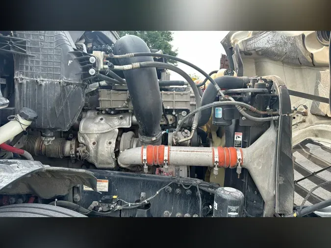 2021 Freightliner Cascadia 126