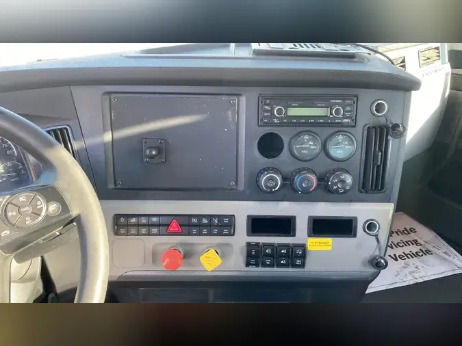 2019 Freightliner Cascadia 126