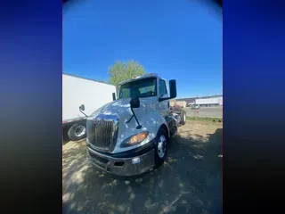 2019 NAVISTAR INTERNATIONAL RH613 DAYCAB S/A