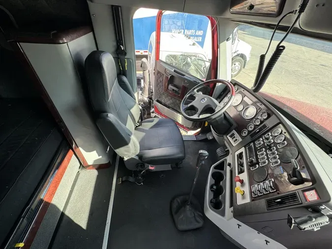 2022 Freightliner CORONADO