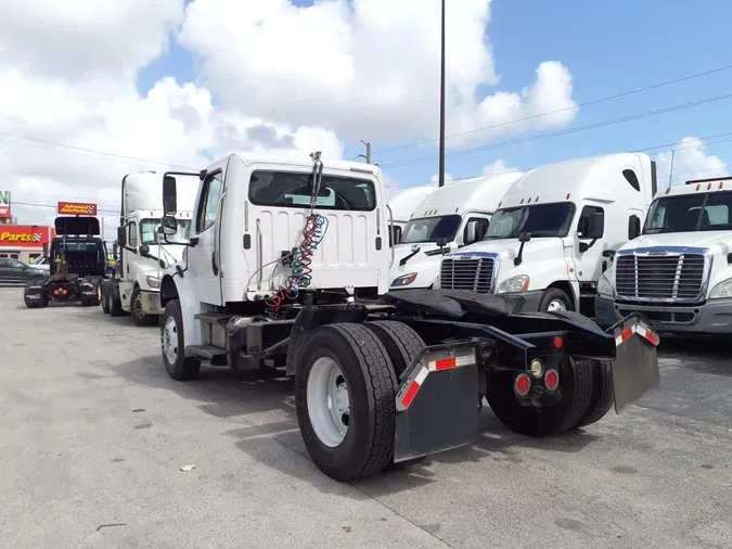 2016 FREIGHTLINER/MERCEDES M2 106