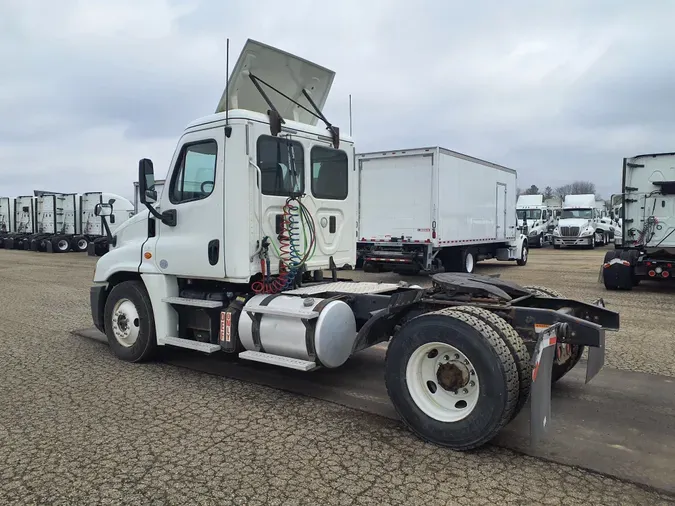 2015 FREIGHTLINER/MERCEDES CASCADIA 125