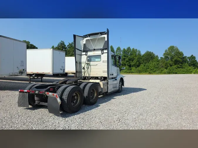 2018 Volvo VNL300